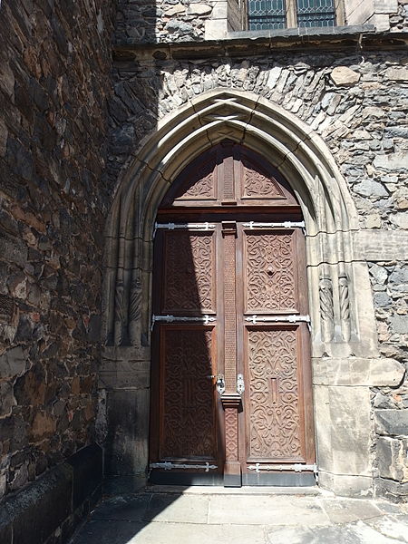 Kostel sv. Bartoloměje, jižní (gotický) portál - foto L.Vynnyk