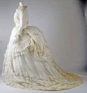 MET museum, svatební šaty 1870